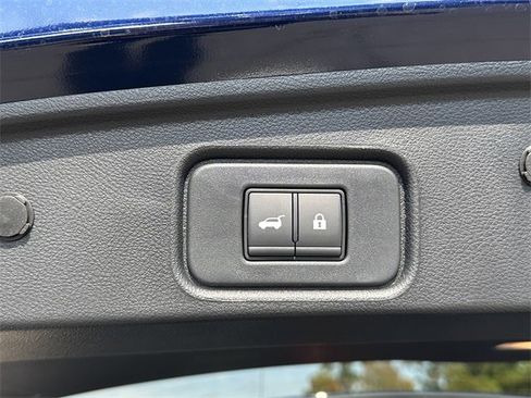 New 2025 Nissan Pathfinder SV image 14