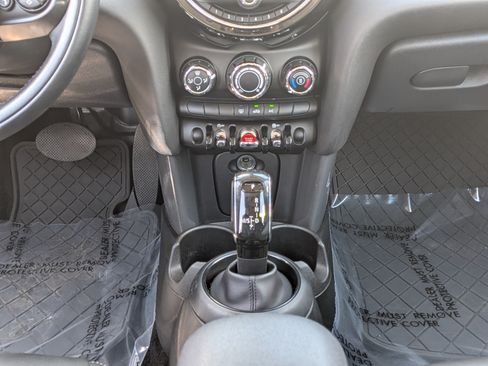 Used 2021 MINI Cooper 4-Door Hardtop w/ Storage Package FWD image 19