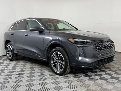 Certified 2025 Audi Q5 Premium w/ Convenience Package image 6