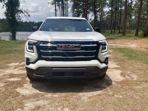 New 2026 GMC Terrain Elevation w/ Technology Package II FWD image 8
