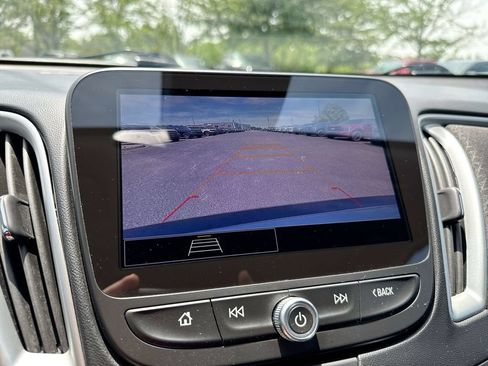 Used 2024 Chevrolet Malibu LT FWD image 15