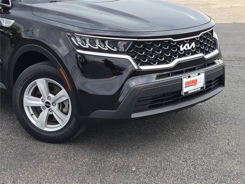 Used 2022 Kia Sorento LX AWD/4WD image 2