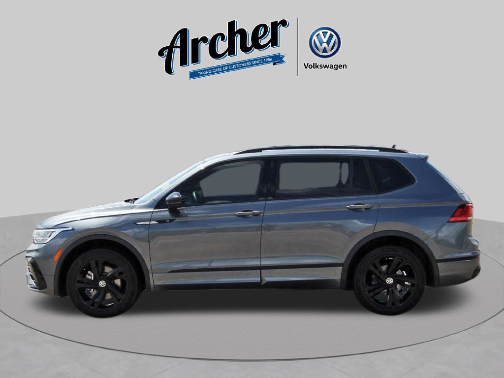 Used 2023 Volkswagen Tiguan SE R-Line FWD image 5