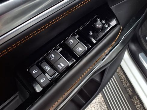 Used 2024 Jeep Grand Wagoneer Series III w/ Rear Seat Video Group 1 image 29