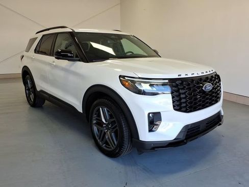 Used 2025 Ford Explorer ST w/ Sun And Sound Package RWD image 1