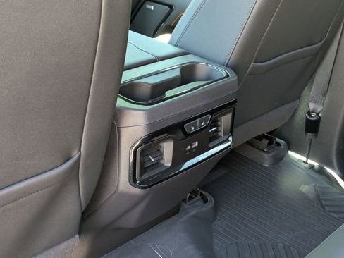 Used 2024 GMC Sierra 1500 AT4 w/ Technology Package AWD/4WD image 33