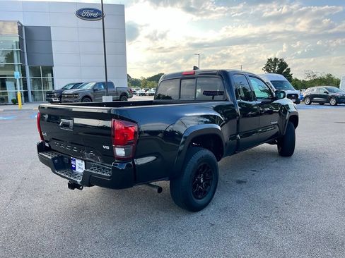 Used 2022 Toyota Tacoma SR5 AWD/4WD image 5