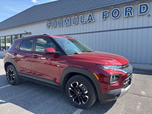 Used 2023 Chevrolet TrailBlazer LT AWD/4WD image 1