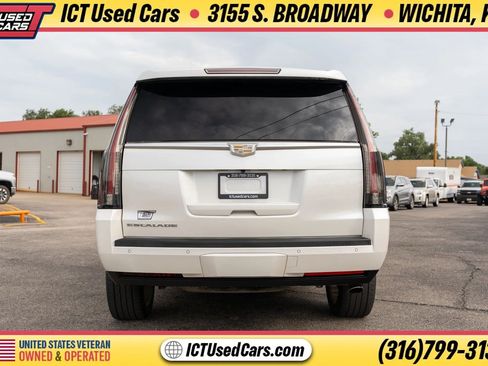 Used 2016 Cadillac Escalade Platinum AWD/4WD image 4