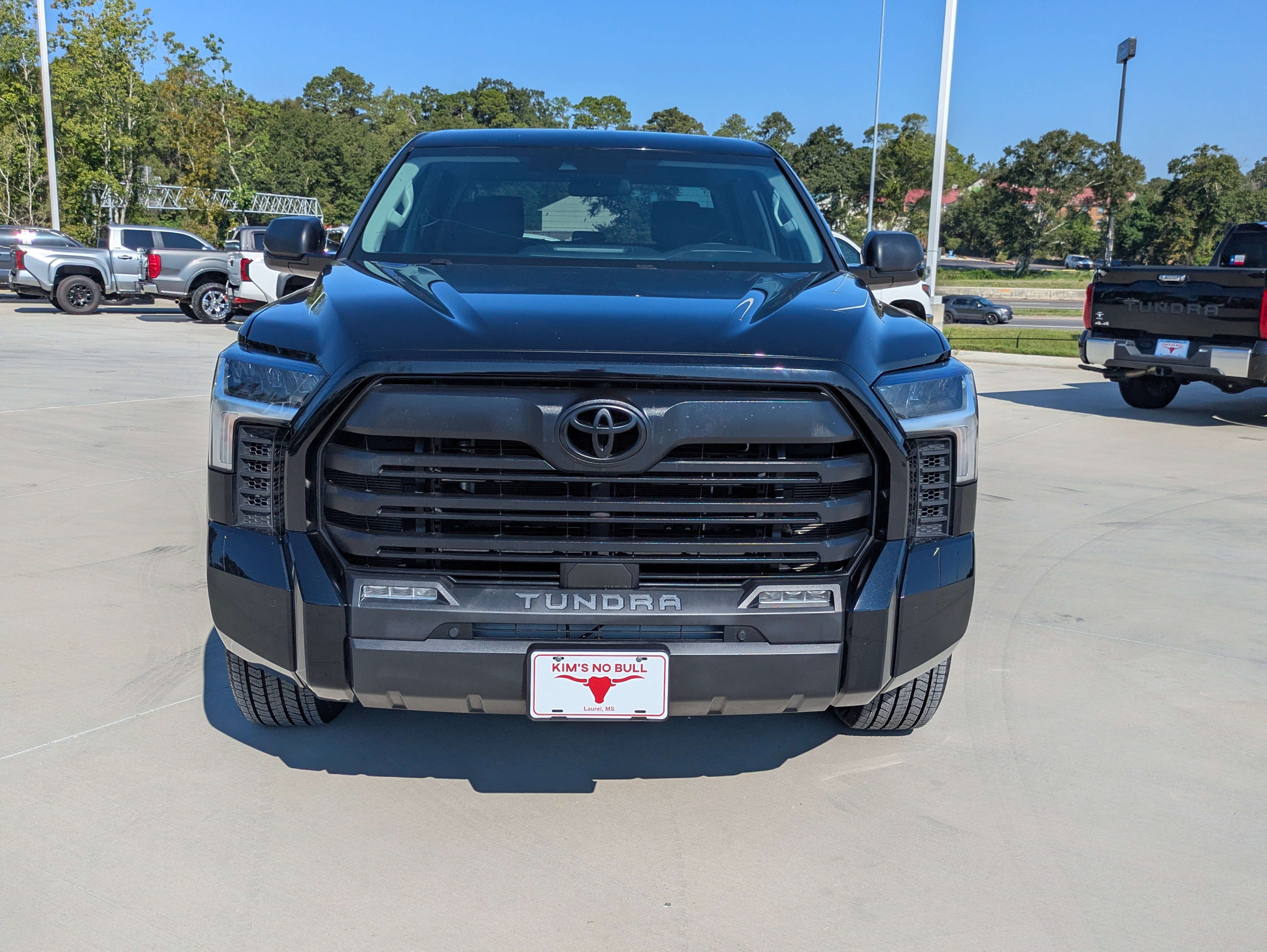 Used 2023 Toyota Tundra SR5 w/ SR5 Convenience Package AWD/4WD image 9