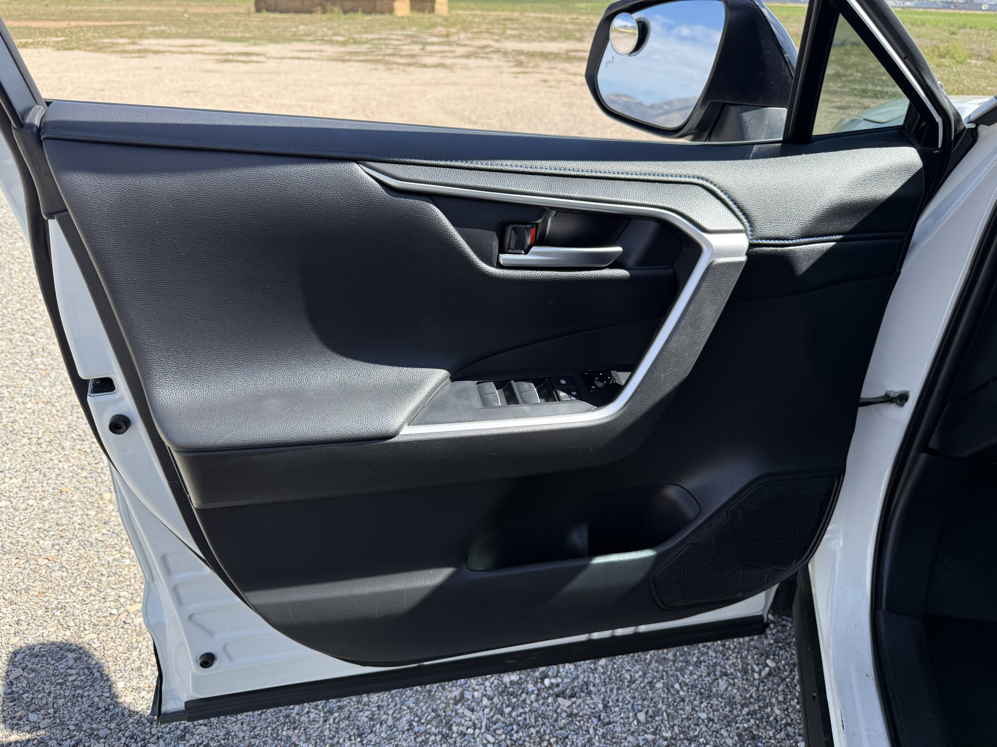 Used 2020 Toyota RAV4 XSE AWD/4WD image 14