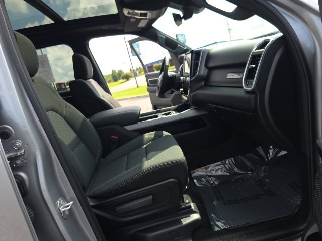 Used 2025 RAM 1500 Big Horn AWD/4WD image 33