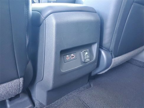 Used 2024 Nissan Frontier SL w/ Technology Package image 11