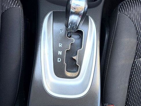 Used 2017 Dodge Journey SE w/ Flexible Seating Group image 15