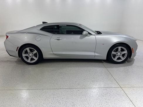 Used 2018 Chevrolet Camaro LT image 6