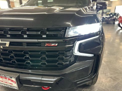 Used 2023 Chevrolet Suburban Z71 w/ Luxury Package AWD/4WD image 10