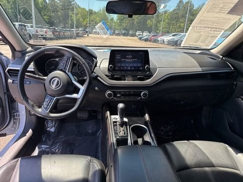 Used 2024 Nissan Altima 2.5 SR FWD image 22