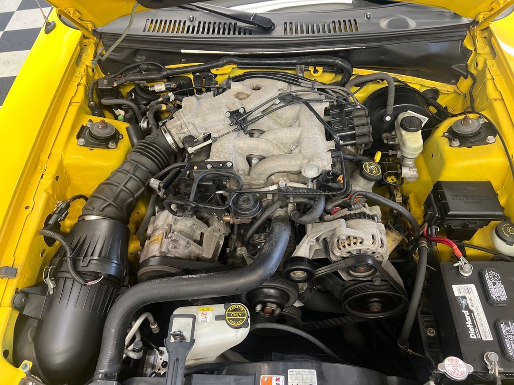 Used 2004 Ford Mustang Convertible RWD image 41
