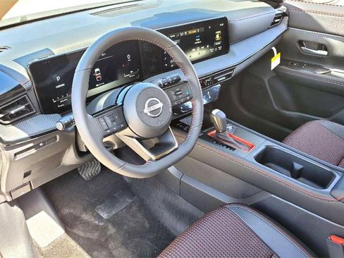 New 2025 Nissan Kicks SR image 6