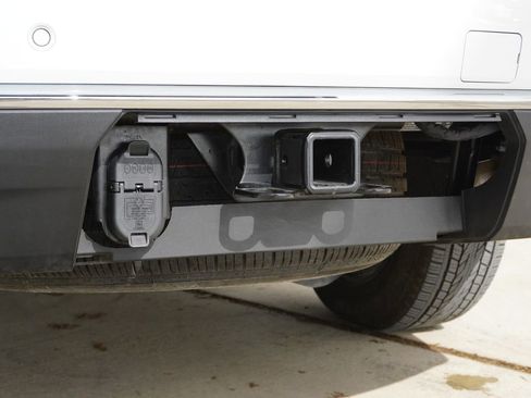 Used 2025 Chevrolet Tahoe LT w/ Comfort Package image 32