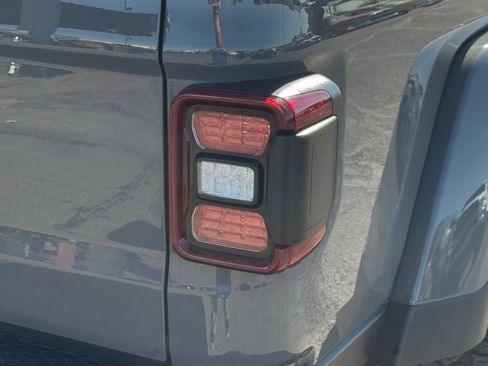 Used 2021 Jeep Gladiator Mojave AWD/4WD image 30