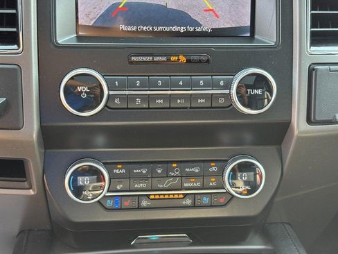 Used 2021 Ford Expedition XLT AWD/4WD image 25