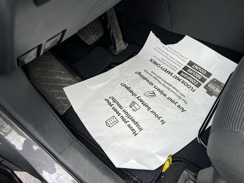 Used 2024 Toyota RAV4 LE image 17