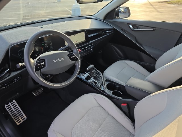 Used 2023 Kia Niro EX Touring FWD image 16