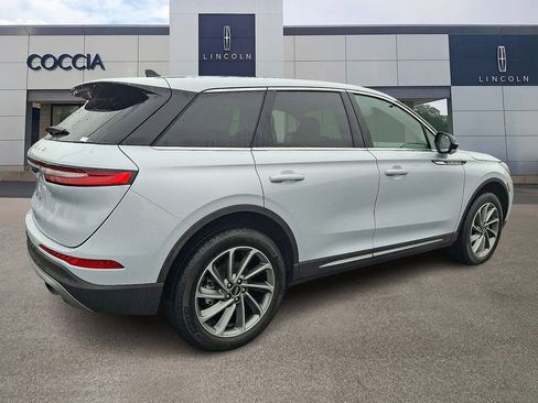 Certified 2025 Lincoln Corsair AWD w/ Equipment Group 101A image 4