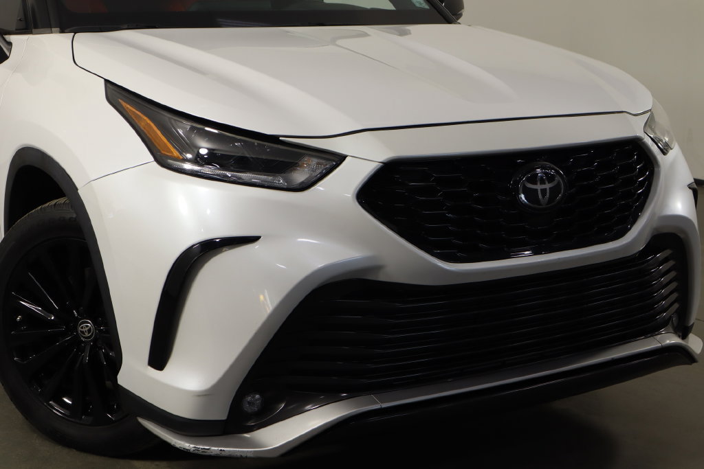 Used 2023 Toyota Highlander XSE FWD image 47