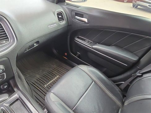 Used 2016 Dodge Charger SXT w/ Premium Group image 15