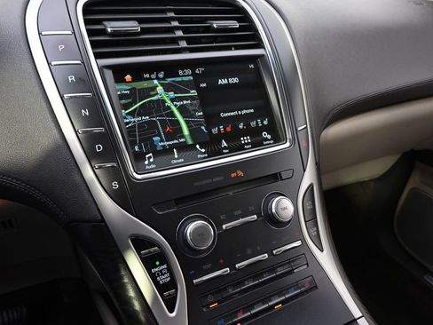 Used 2018 Lincoln MKX Reserve w/ Luxury Package AWD/4WD image 28