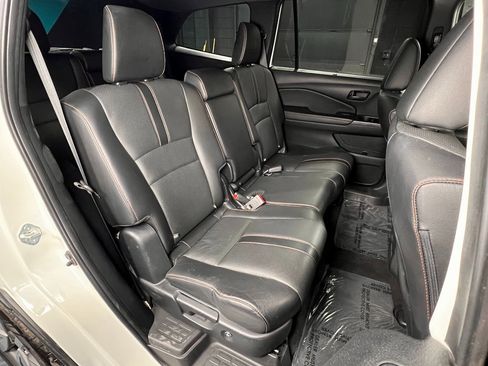 Used 2022 Honda Pilot TrailSport image 12