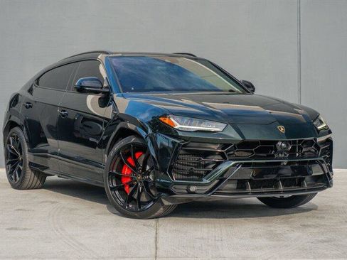 Used 2020 Lamborghini Urus image 2