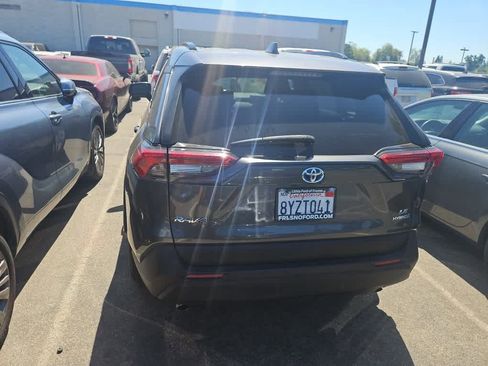 Used 2021 Toyota RAV4 LE AWD/4WD image 7