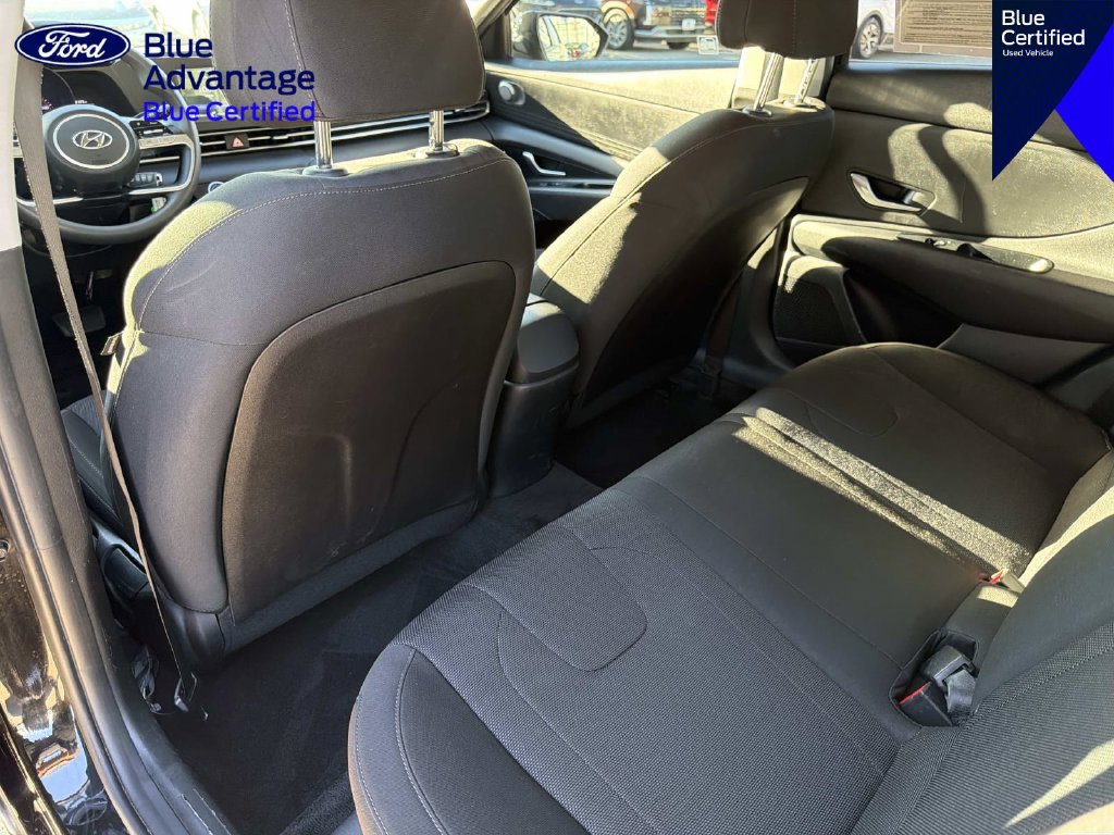 Used 2021 Hyundai Elantra SE FWD image 11