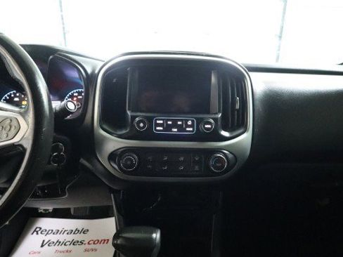 Used 2016 Chevrolet Colorado LT w/ LT Convenience Package RWD image 12