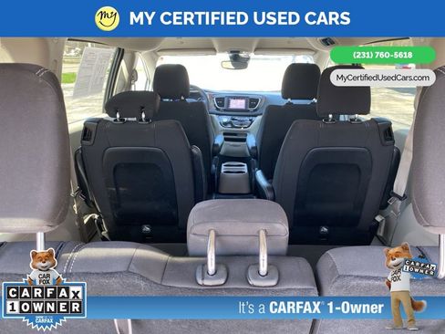 Used 2023 Chrysler Voyager LX FWD image 12