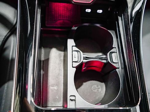 Used 2025 Mercedes-Benz C 300 Sedan image 22