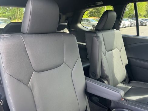 New 2026 Lexus TX 500h AWD image 18