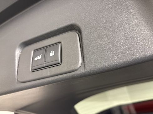 Certified 2025 Nissan Rogue Platinum w/ Platinum Premium Package image 18