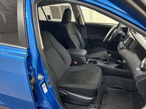 Used 2018 Toyota RAV4 LE w/ All Weather Liner Package AWD/4WD image 22