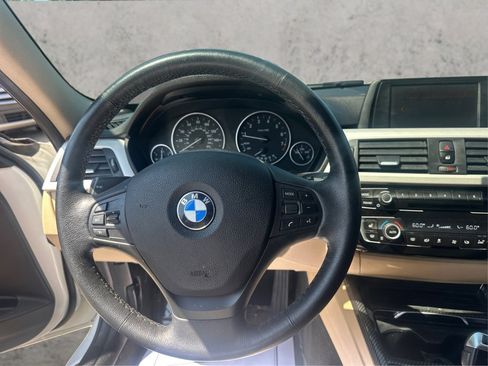 Used 2018 BMW 320i xDrive Sedan AWD/4WD image 27