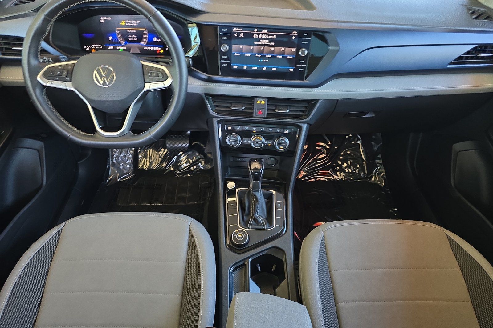 Used 2024 Volkswagen Taos SE AWD/4WD image 13