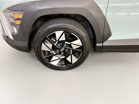 Used 2025 Hyundai Kona SEL AWD/4WD image 11
