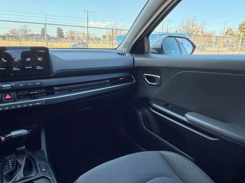 Used 2025 Kia K4 LXS image 33