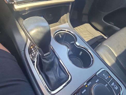 Used 2020 Jeep Grand Cherokee High Altitude AWD/4WD image 16
