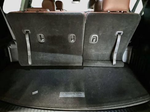 Used 2024 Kia Telluride EX w/ EX Captain's Chair Package AWD/4WD image 28