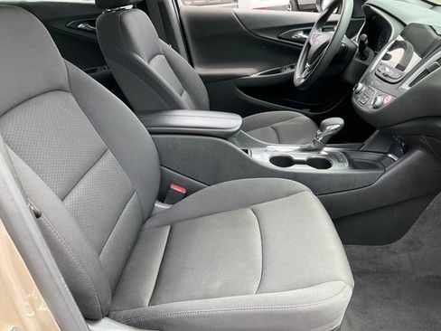 Used 2024 Chevrolet Malibu LT FWD image 19