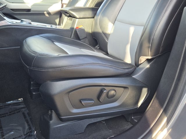 Used 2022 Ford Explorer XLT w/ Equipment Group 202A AWD/4WD image 21
